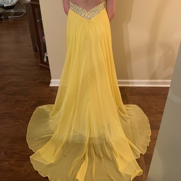 2 different yellow formal dresses - Picture 2 of 4